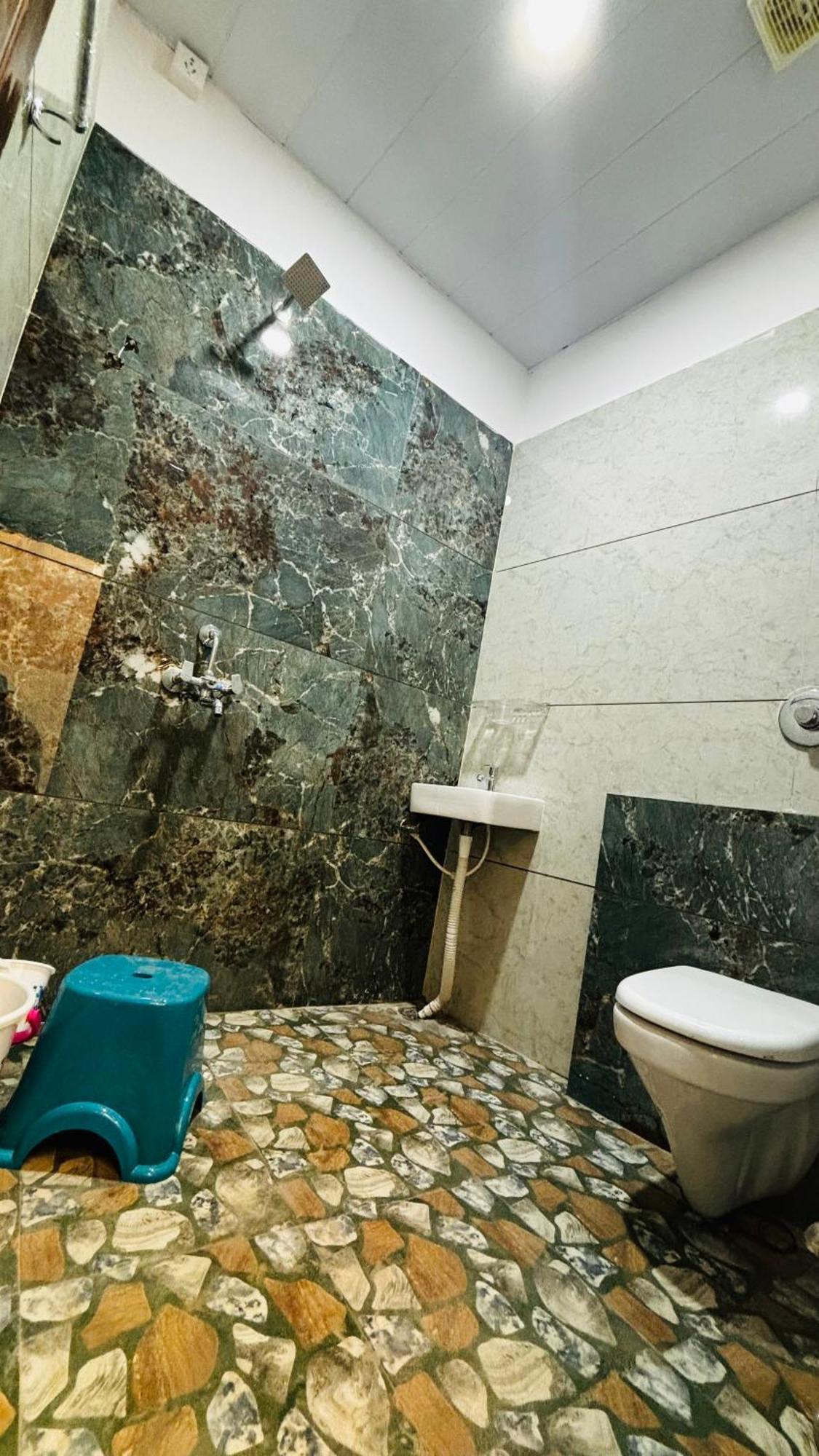 Hotel Shreenidhi Comfort Stay Удджайн Экстерьер фото